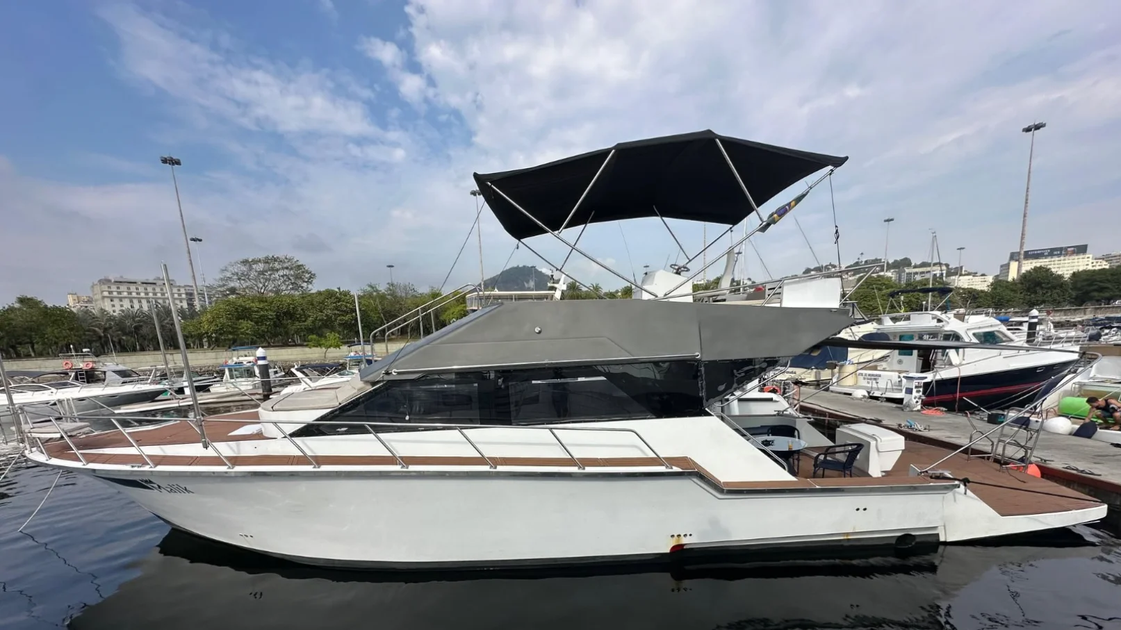 Lancha Malika de 40 pies en Angra dos Reis, paseo náutico de lujo para grupos, eventos privados y celebraciones con máximo confort
