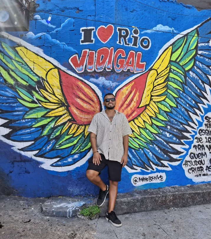 Tour na Favela do Vidigal no Rio de Janeiro, experiência cultural autêntica com mirantes panorâmicos e visita ao Alto do Vidigal