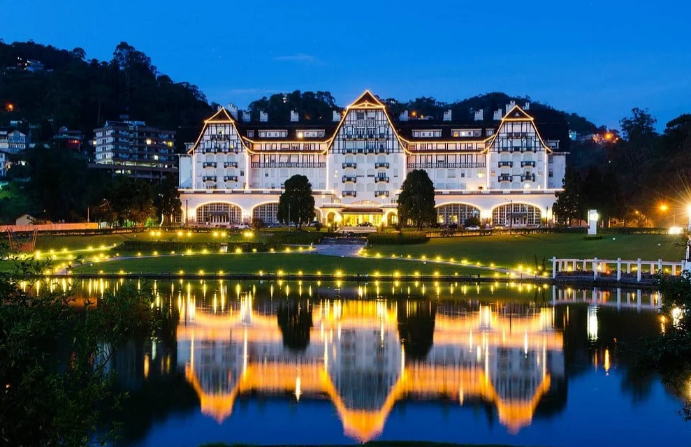 Tour Petrópolis – Ciudad Imperial, excursión de día completo a la ciudad serrana que combina historia y naturaleza
